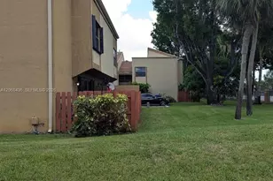 8380 S Missionwood Cir, Miramar, FL 33025 - Photo 15
