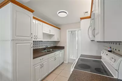 2600 Diana Dr #208, Hallandale Beach, FL 33009 - Photo 3
