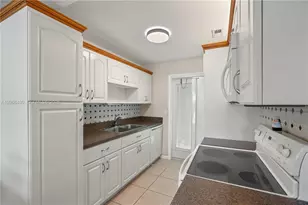 2600 Diana Dr, Hallandale Beach, FL 33009 - Photo 3