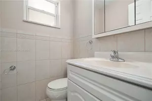 2600 Diana Dr, Hallandale Beach, FL 33009 - Photo 15