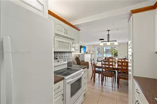 2600 Diana Dr, Hallandale Beach, FL 33009 - Photo 5