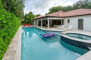 15600 NW 82nd Ct, Miami Lakes, FL 33016 - Photo 5