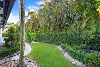 15600 NW 82nd Ct, Miami Lakes, FL 33016 - Photo 33