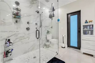 15600 NW 82nd Ct, Miami Lakes, FL 33016 - Photo 31