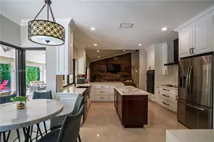 15600 NW 82nd Ct, Miami Lakes, FL 33016 - Photo 11