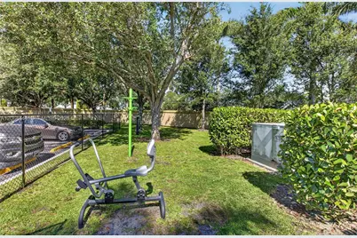 218 Lake Monterey Cir, Boynton Beach, FL 33426 - Photo 43
