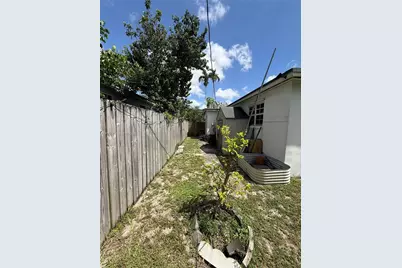 130 NE 123rd St, North Miami, FL 33161 - Photo 39