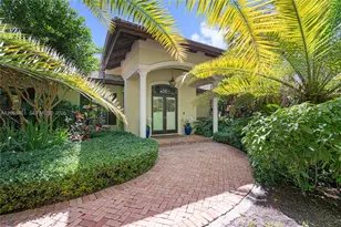 10601 SW 72nd Ct, Pinecrest, FL 33156 - Photo 3