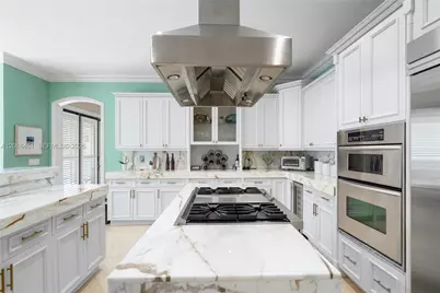 10601 SW 72nd Ct, Pinecrest, FL 33156 - Photo 17