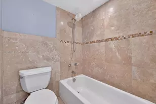 3301 N Country Club Dr, Aventura, FL 33180 - Photo 31
