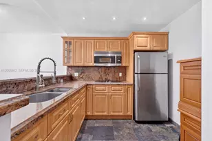 3301 N Country Club Dr, Aventura, FL 33180 - Photo 17