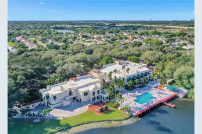 9230 Lagoon Pl #310, Davie, FL 33324 - Photo 25