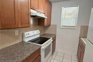 5814 NE 4th Ct, Miami, FL 33137 - Photo 9