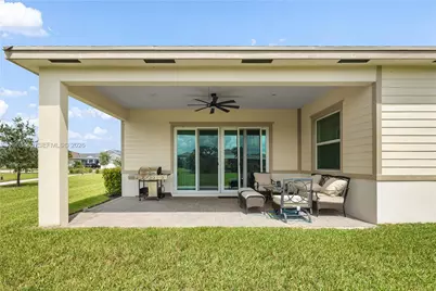 1085 Haywagon Trl, Loxahatchee, FL 33470 - Photo 7