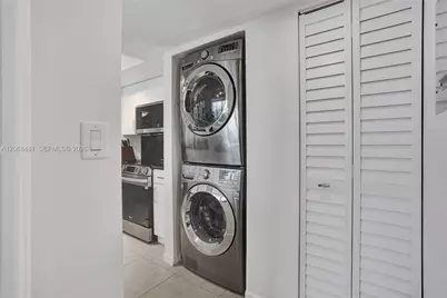 1717 N Bayshore Dr #A-2440, Miami, FL 33132 - Photo 9