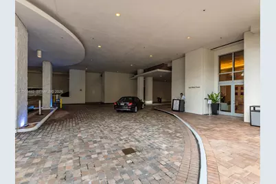 1060 Brickell Ave #1413, Miami, FL 33131 - Photo 19