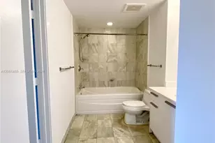 1060 Brickell Ave, Miami, FL 33131 - Photo 15
