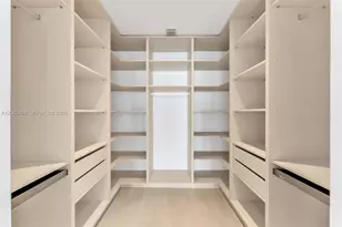 700 NE 24th St, Miami, FL 33137 - Photo 11
