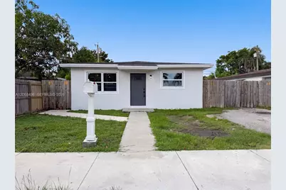 1320 NW 15th St, Homestead, FL 33030 - Photo 1