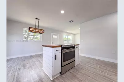 1320 NW 15th St, Homestead, FL 33030 - Photo 9