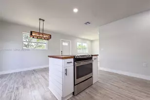 1320 NW 15th St, Homestead, FL 33030 - Photo 9