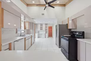 7300 Corkwood Terrace, Tamarac, FL 33321 - Photo 7