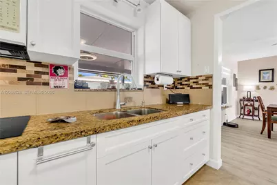 4275 SW 87th Ave, Miami, FL 33165 - Photo 23
