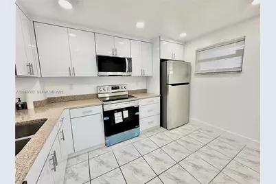 1075 Riverside Dr #302, Coral Springs, FL 33071 - Photo 3