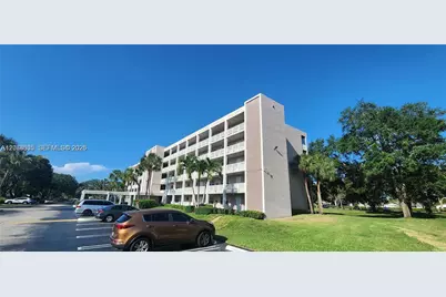 1075 Riverside Dr #302, Coral Springs, FL 33071 - Photo 23
