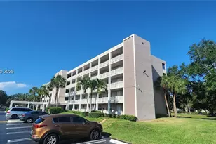1075 Riverside Dr, Coral Springs, FL 33071 - Photo 23