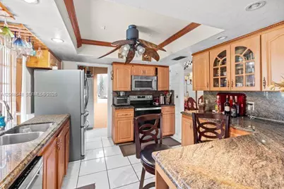 2160 NW 91st Ter, Pembroke Pines, FL 33024 - Photo 13