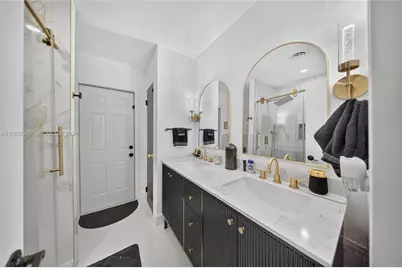 1700 W 64th St, Hialeah, FL 33012 - Photo 23