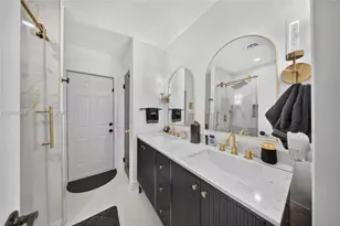 1700 W 64th St, Hialeah, FL 33012 - Photo 23