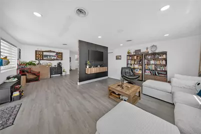 1700 W 64th St, Hialeah, FL 33012 - Photo 9