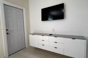 1725 SW 32nd St, Fort Lauderdale, FL 33315 - Photo 9