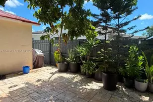 1725 SW 32nd St, Fort Lauderdale, FL 33315 - Photo 1