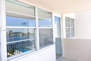 250 174th St, Sunny Isles Beach, FL 33160 - Photo 29