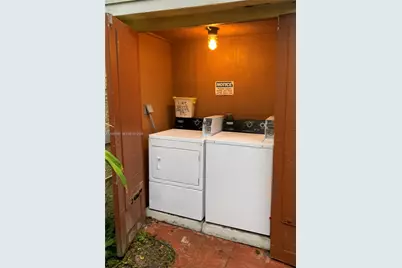 712 SW 56 Av #8B, Coral Gables, FL 33134 - Photo 7