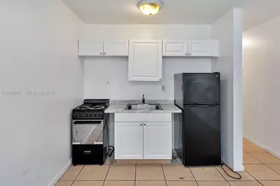 318 Majorca Ave #304, Coral Gables, FL 33134 - Photo 13