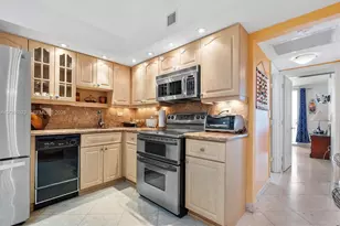 5555 Collins Ave, Miami Beach, FL 33140 - Photo 7