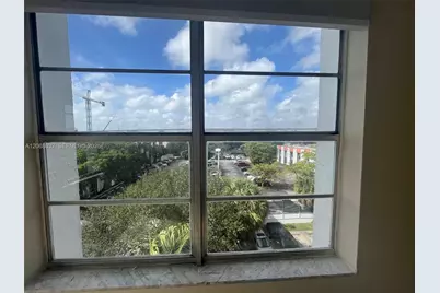 498 NW 165th St #D-501, Miami, FL 33169 - Photo 9