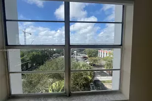 498 NW 165th St, Miami, FL 33169 - Photo 9