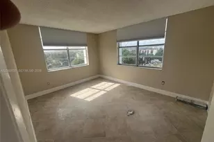 498 NW 165th St, Miami, FL 33169 - Photo 5