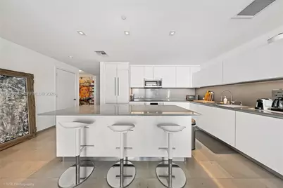 68 SE 6th St #2909, Miami, FL 33131 - Photo 5