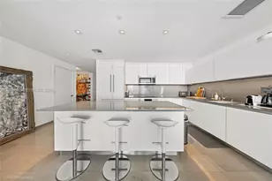 68 SE 6th St, Miami, FL 33131 - Photo 3