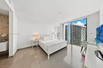 68 SE 6th St #2909, Miami, FL 33131 - Photo 7