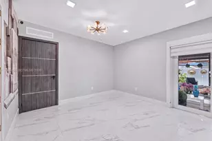 700 W 51st Pl, Hialeah, FL 33012 - Photo 9