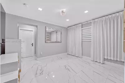 700 W 51st Pl, Hialeah, FL 33012 - Photo 15