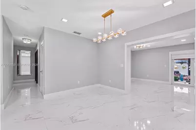 700 W 51st Pl, Hialeah, FL 33012 - Photo 7