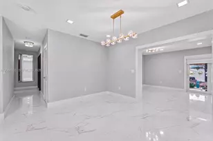 700 W 51st Pl, Hialeah, FL 33012 - Photo 7